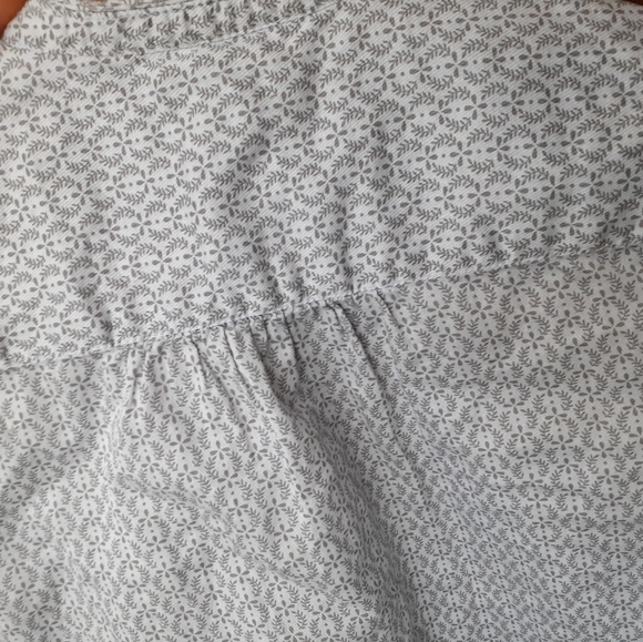 Old Navy Blouse - Picture 3 of 8